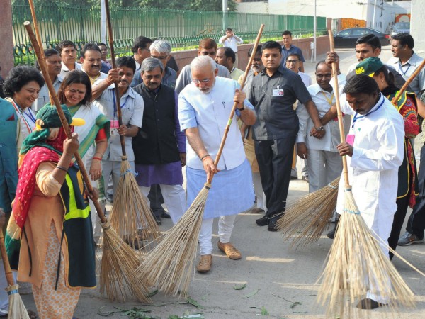 Film Actor Aamir Khan joins in Mission Clean India