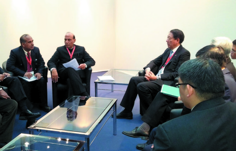 Indian Home Minister meets Dy PM of Singapore
