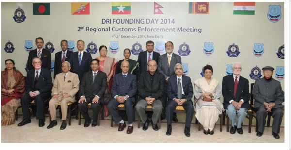 FM asks the Customs Officials to use Latest Technology in India