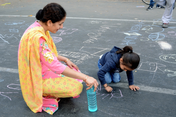 Photos showing spirit of India awarded by U.S. Consulate General Mumbai