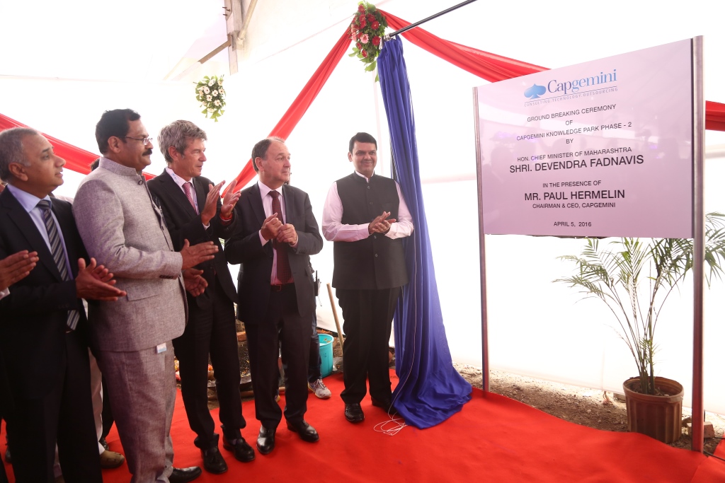 2Hon'ble Chief Minister of Maharashtra, Shri Devendra Fadnavis and Mr. Paul Hermelin, Chairman & CEO, Capgemini inaugurate the new facility
