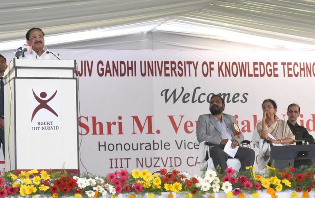 The Vice President, Shri M. Venkaiah Naidu addressing the gathering at the Rajiv Gandhi University of Knowledge Technologies, in Nuzvid, Andhra Pradesh on March 14, 2019.