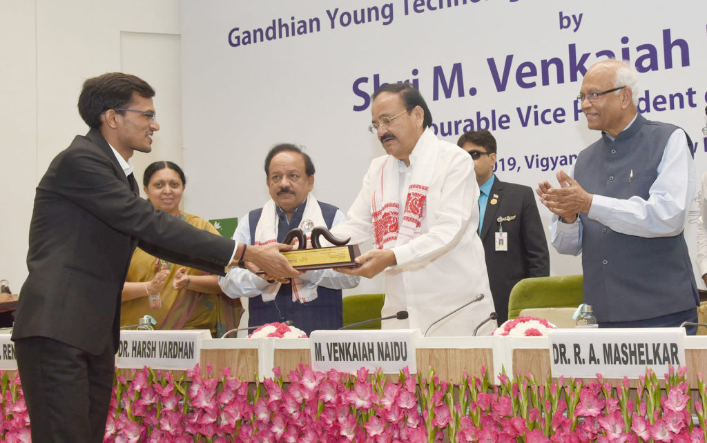 The Vice President, Shri M. Venkaiah Naidu presenting the Gandhian Technological Young Innovation Awards 2019, in New Delhi on July 06, 2019. The Union Minister for Health & Family Welfare, Science & Technology and Earth Sciences, Dr. Harsh Vardhan and other dignitaries are also seen.